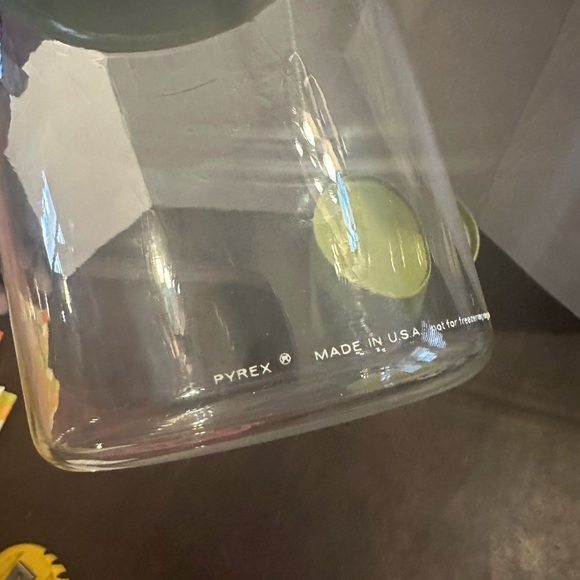 2 Pyrex canisters - Picture 9 of 9